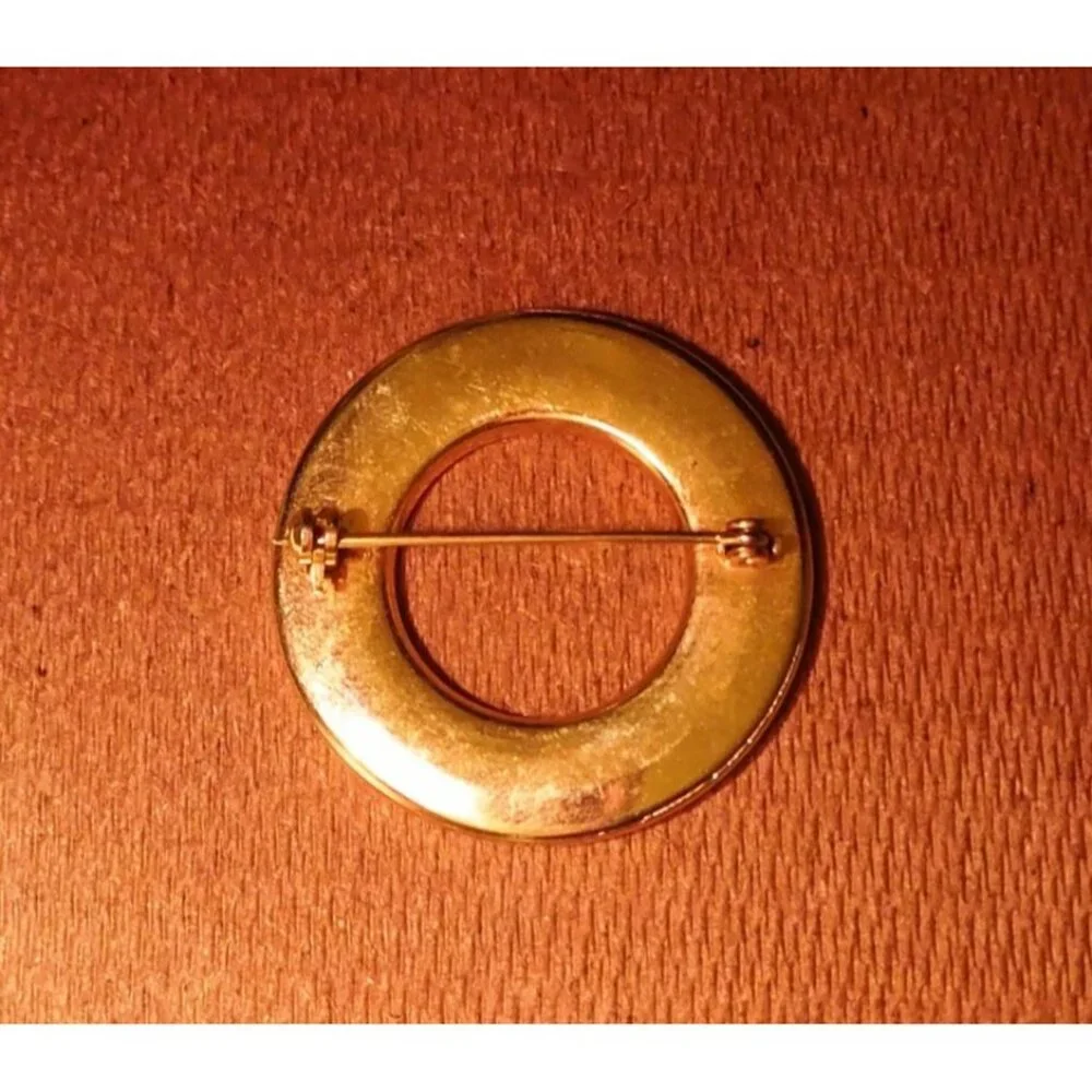 Round Gold-Tone Vintage Brooch Pin With Open Circle Design
